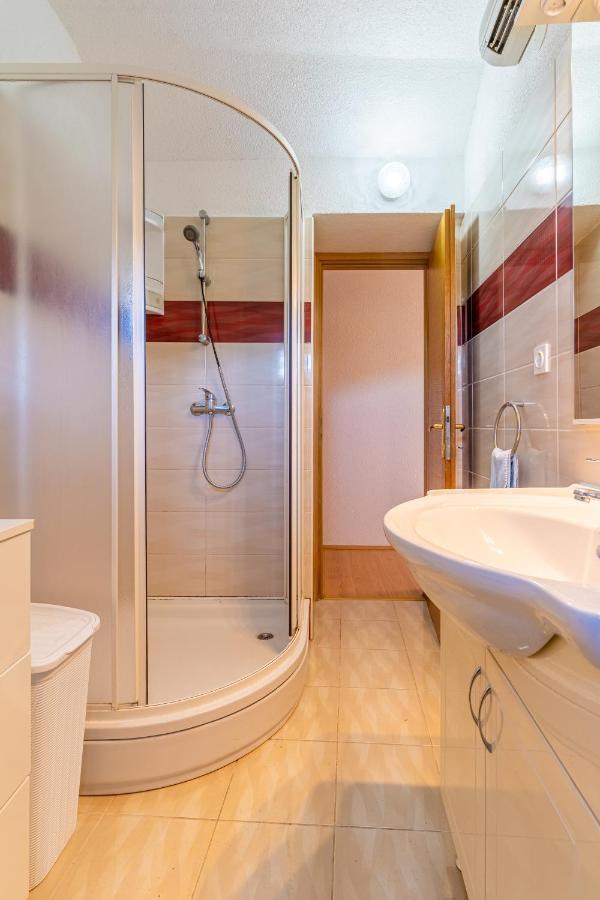 Appartement Valun1 *