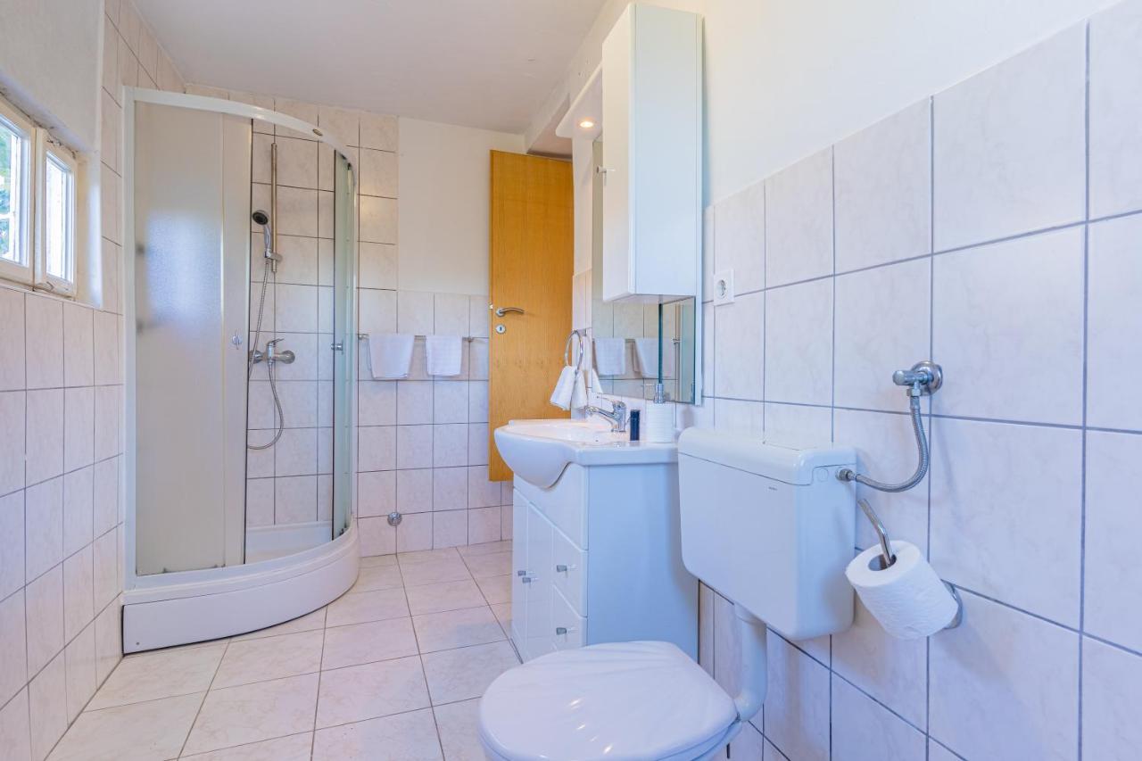 Apartment Valun1
