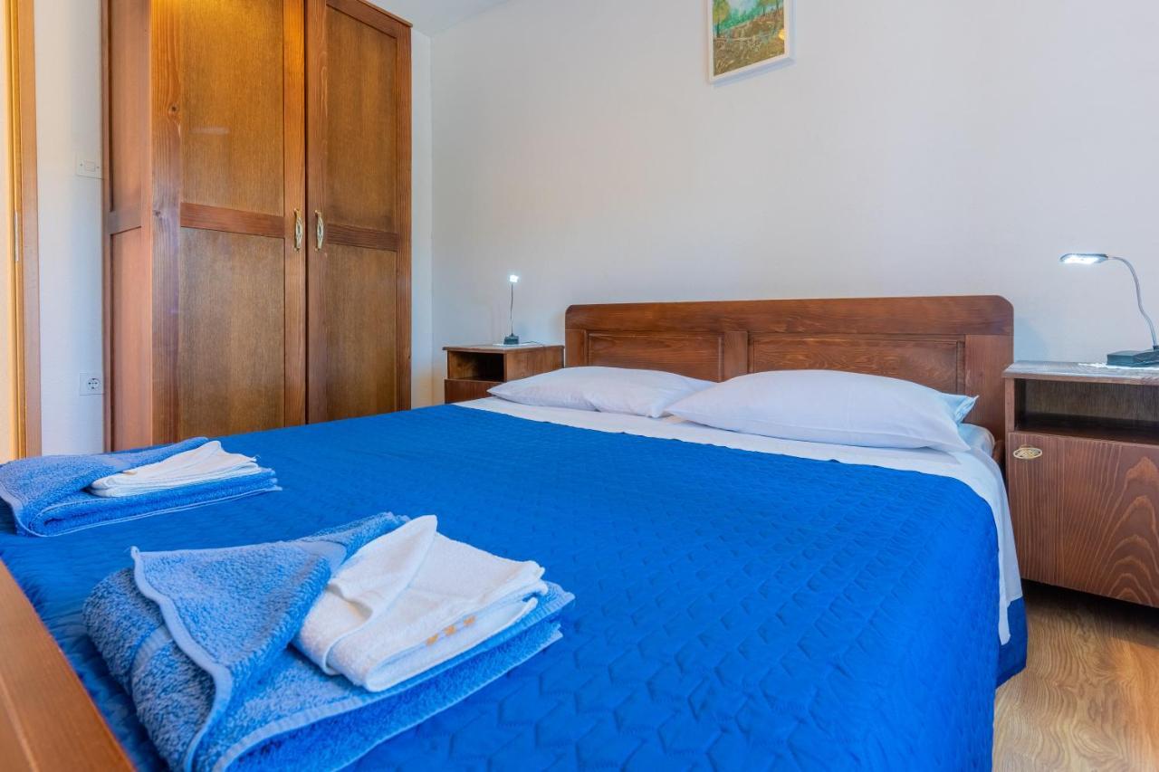 Apartment Valun1 *